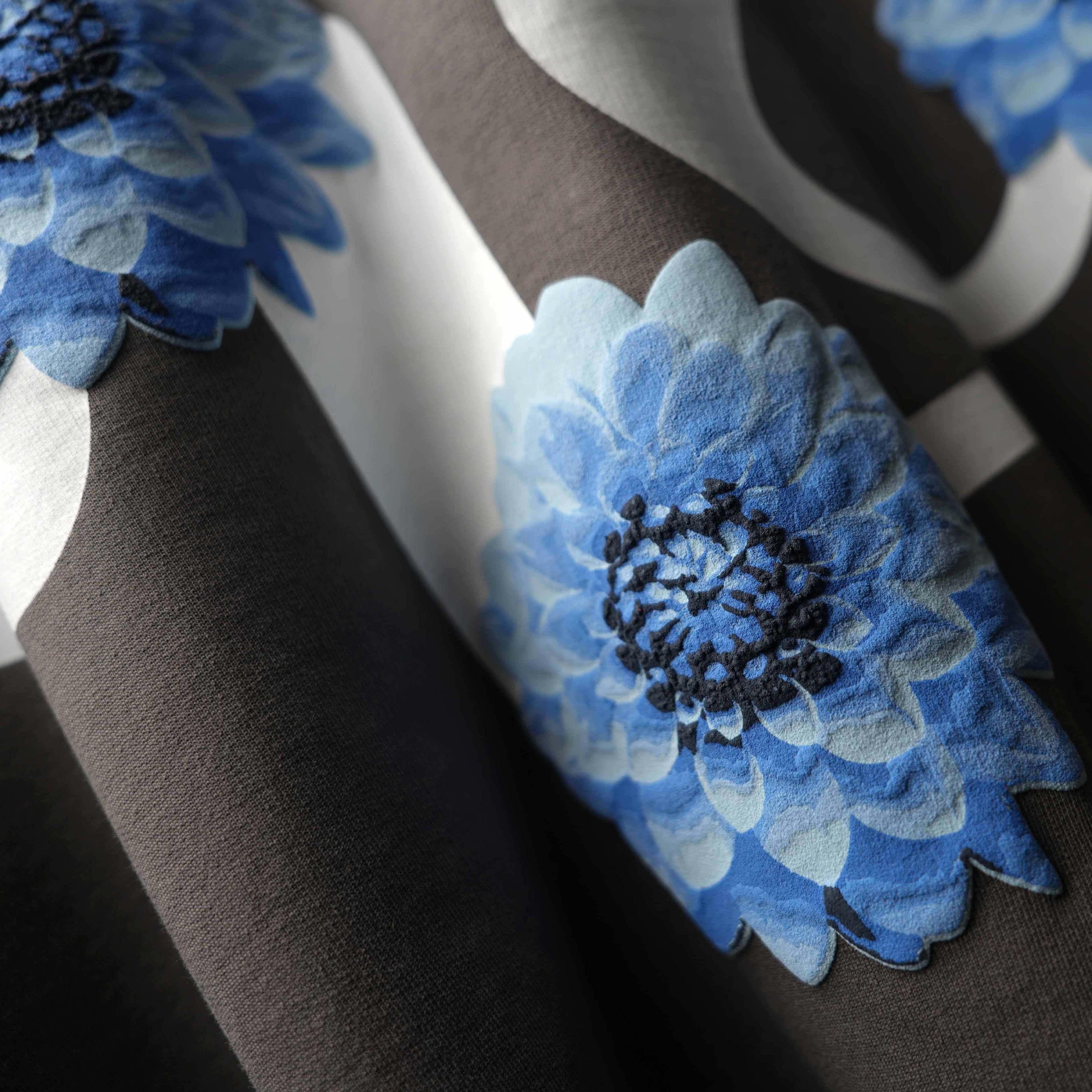 Grey Dahlia T - Image 7